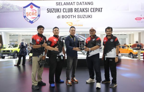 terpesona-dengan-evx,-booth-suzuki-di-giias-2024-ramai-disambangi-komunitas