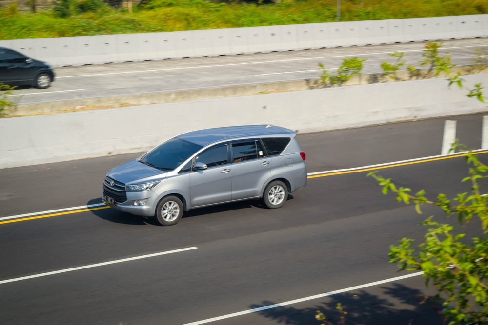 spesifikasi-toyota-all-new-grand-innova-2016-yang-tetap-ciamik,-harganya-ikut-menarik!