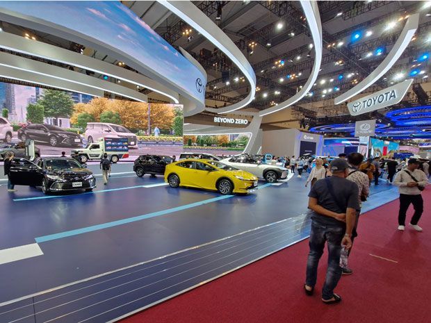 potensi-perubahan-toyota-kijang-innova-zenix-hybrid-berikutnya-terlihat-di-giias-2024