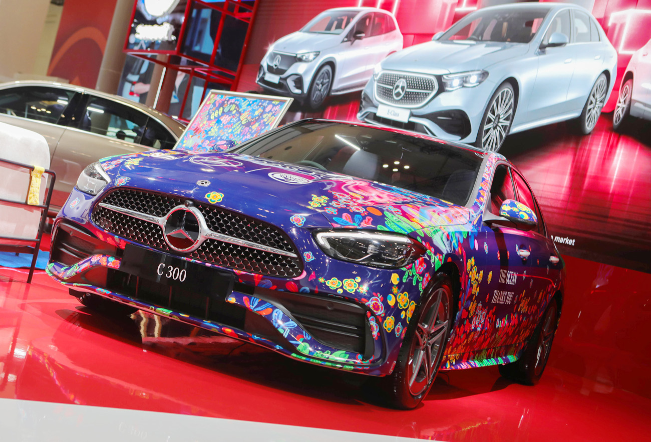 bukan-sekadar-coretan,-mercedes-benz-c-300-ini-simpan-makna-mendalam