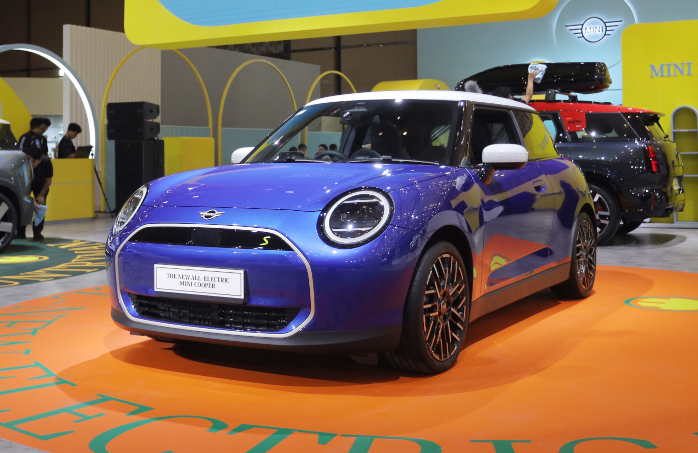 spesifikasi-mini-cooper-se,-hatchback-listrik-dengan-jangkauan-402-km-tanpa-isi-bensin