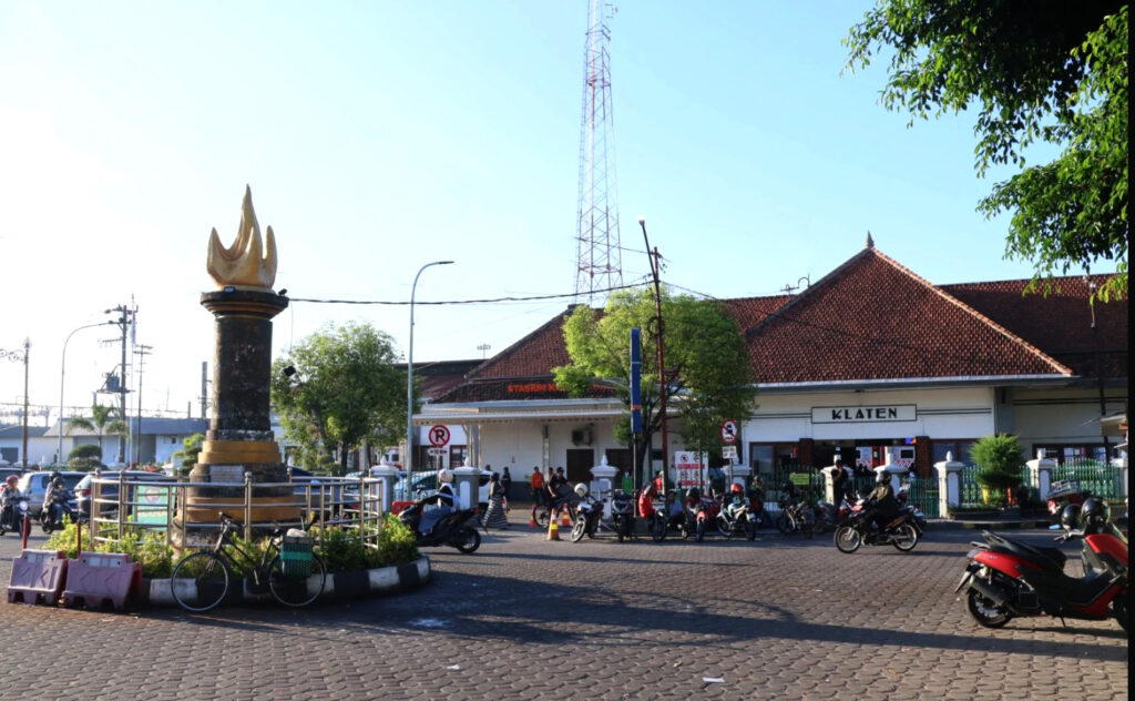 menilik-sejarah-stasiun-klaten:-bangunan-belanda-berusia-153-tahun