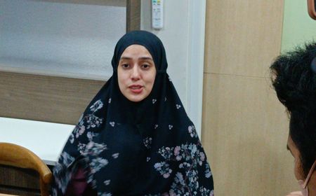 fairuz-arafiq-tak-sanggup-tahan-tangis-saat-dampingi-sonny-septian-di-rumah-sakit