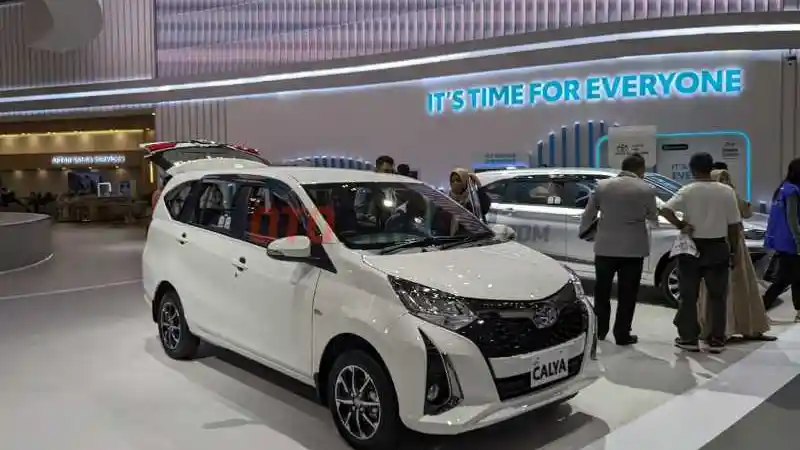 toyota-diskon-agya-rp-12-juta-dan-calya-rp-8-juta,-modal-rp-150-jutaan-bisa-bawa-pulang-calya