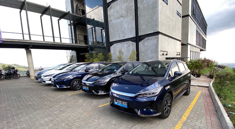 uji-performa-byd-m6-rute-jakarta-bandung,-innova-zenix-perlu-panik!