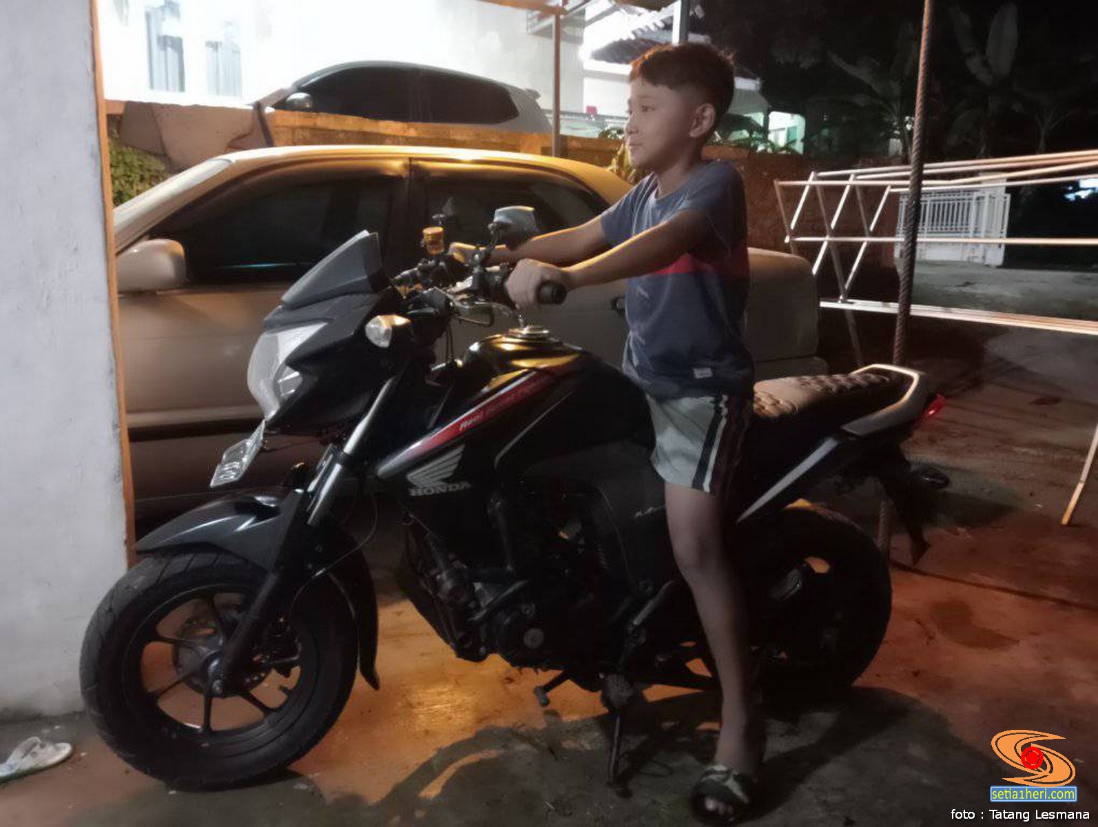 penampakan-honda-new-megapro-versi-mini-ring-12-brosis