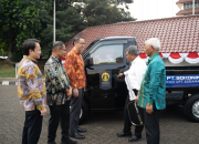 DFSK SERES Indonesia Donasikan 1 Unit DFSK Super Cab ke Universitas Indonesia