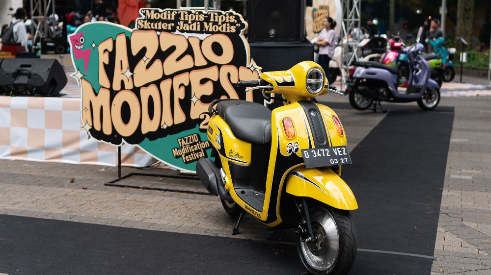 lenggak-lenggok-skutik-modifikasi-lifestyle-di-yamaha-fazzio-modifest-bandung