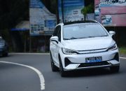 7 Kekurangan BYD M6, Sulit Tandingi Toyota Zenix?