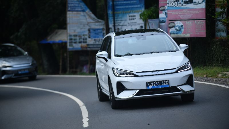 7-kekurangan-byd-m6,-sulit-tandingi-toyota-zenix?