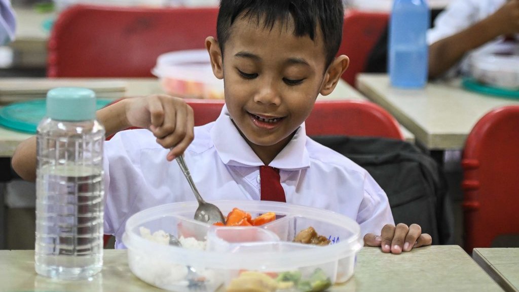 anggaran-simulasi-makan-siang-gratis-di-dki-rp8-juta-per-sekolah
