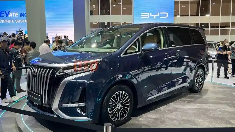byd-denza-d9-versi-setir-kanan-hadir-di-hongkong,-selanjutnya-indonesia?