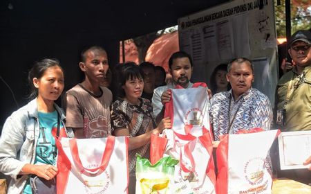 presiden-jokowi-serahkan-bantuan-bagi-warga-korban-kebakaran-manggarai