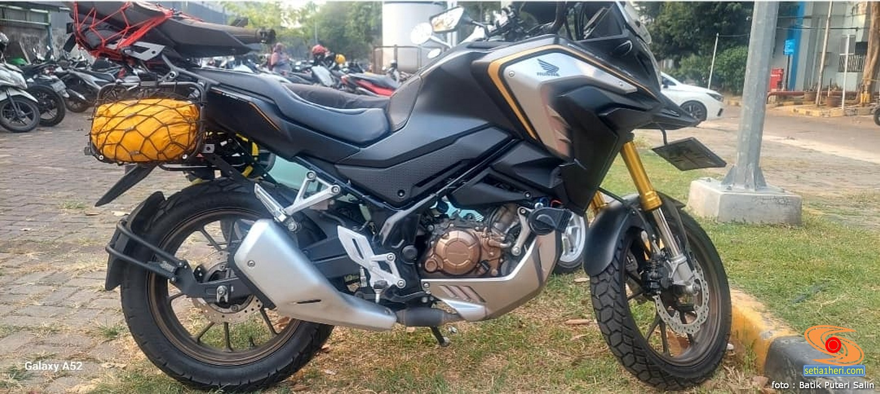 penampakan-honda-cb150x-pakai-knalpot-honda-cbr150r-versi-cbu-thailand