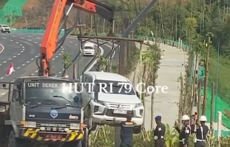 viral!-pajero-sport-kena-derek-di-ikn-karena-parkir-sembarangan