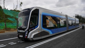 serupa-tapi-tak-sama,-ini-perbedaan-kereta-tanpa-rel-vs-bus-gandeng