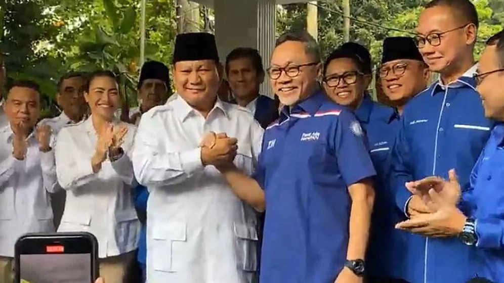 jokowi-nilai-pan-pantas-dapat-kursi-banyak-di-kabinet-prabowo