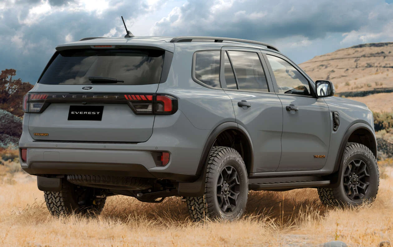 ford-everest-tremor-bikin-fortuner-dan-pajero-sport-bergetar