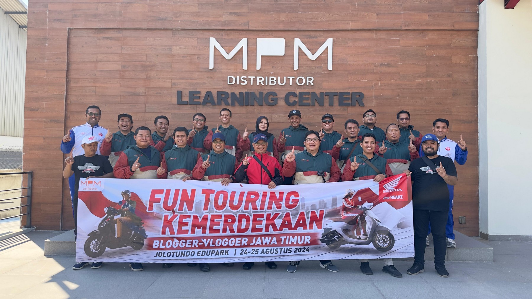 fun-turing-kemerdekaan-geber-honda-stylo-160-ke-jolotundo-edupark,-nganjuk-(bagian-1)