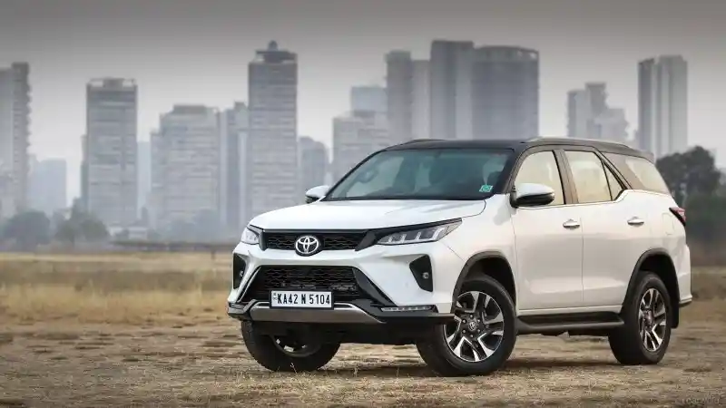 toyota-fortuner-legender-hadir-di-indonesia-sebelum-tutup-tahun-2024?