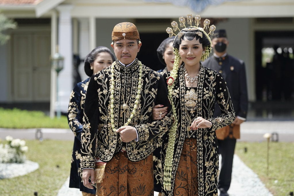 kaesang-dilaporkan-ke-kpk,-muncul-dokumen-mou-gibran-&-pt-shopee