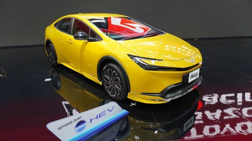 spesifikasi,-fitur,-dan-harga-toyota-prius-hev-generasi-kelima;-penampilannya-kian-futuristik