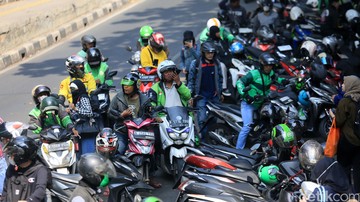 ribuan-ojol-ancam-mogok-massal,-gojek:-layanan-berjalan-normal