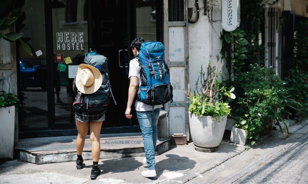 hostel-vs.-small-budget-hotel:-mana-yang-lebih-hemat-dan-nyaman?