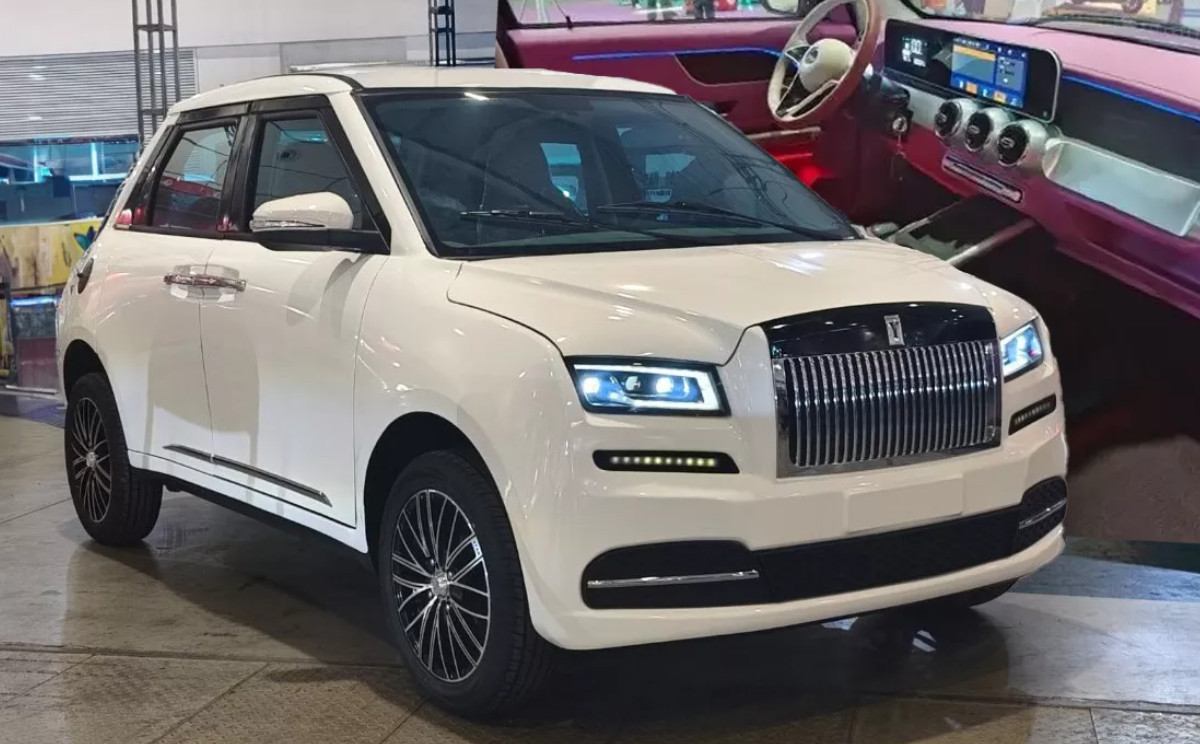 kloningan-rolls-royce-phantom-dan-maybach-gls-jadi-mobil-listrik-mungil-rp-31-jutaan?