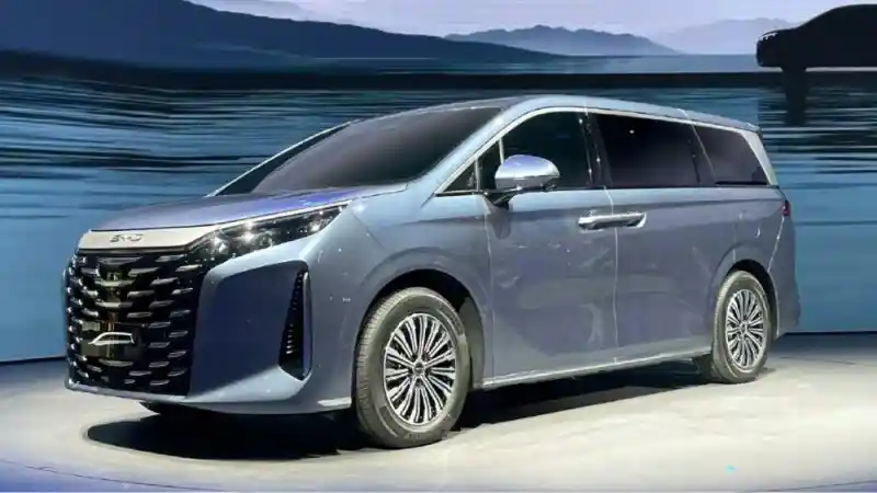 byd-xia-resmi-meluncur,-mpv-yang-lebih-kompak-dibanding-denza-d9