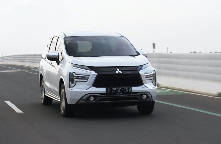 tips-membiasakan-diri-beralih-nyetir-mobil-transmisi-manual-ke-otomatis