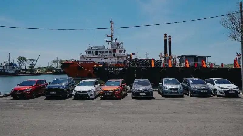 tyci-rayakan-ultah-ke-18-dengan-mencoba-line-up-hybrid-toyota-ke-cirebon