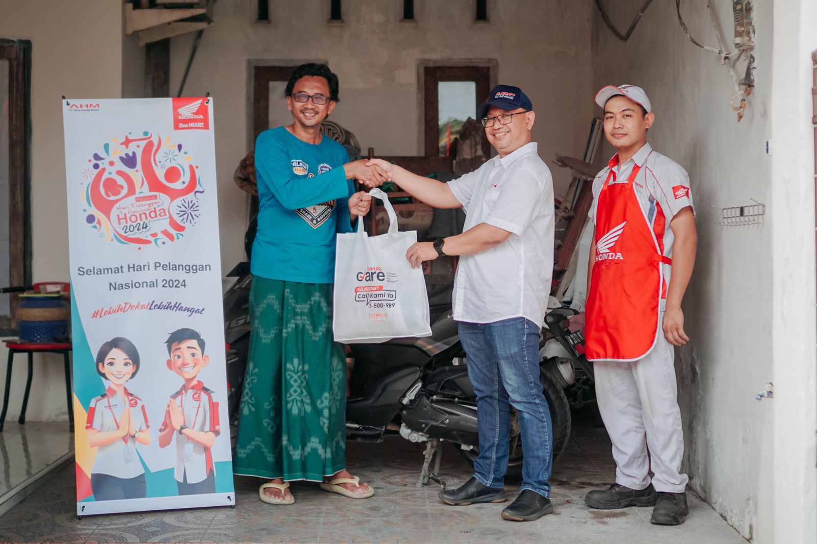 hari-pelanggan-nasional-2024-lebih-dekat-lebih-hangat-bersama-konsumen-setia-motor-honda.