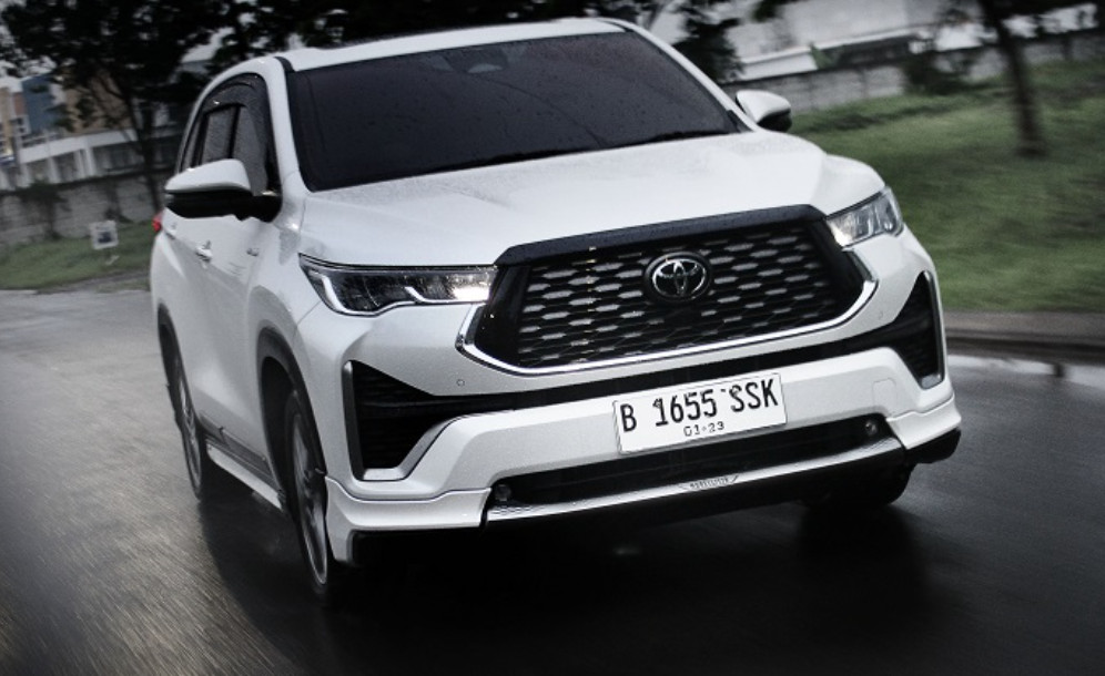 lagi-toyota-innova-zenix-raih-penghargaan-otomotif-segmen-mobil-penumpang