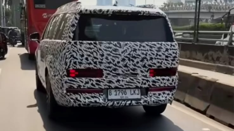 hyundai-santa-fe-baru-makin-genit-wara-wiri-di-jakarta,-meluncur-akhir-tahun-2024?