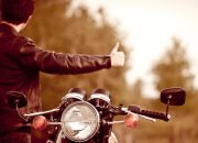 Ini yang Harus Dilakukan Jika Bensin Motor Sudah Tiris Saat Riding