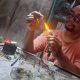 konsistensi-ivan-ubah-limbah-kaca-jadi-karya-seni-yang-mendunia