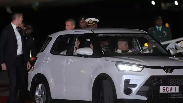 paus-fransiskus-gunakan-lagi-mobil-rakitan-indonesia-di-papua-nugini