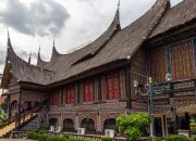 Daftar Nama Rumah Tradisional Indonesia Lengkap dari 38 Provinsi