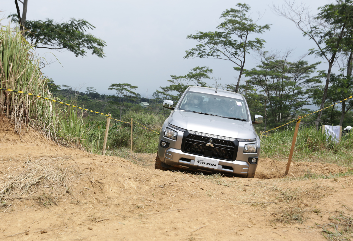 dibikin-tenang-mitsubishi-all-new-triton-menerjang-medan-menantang
