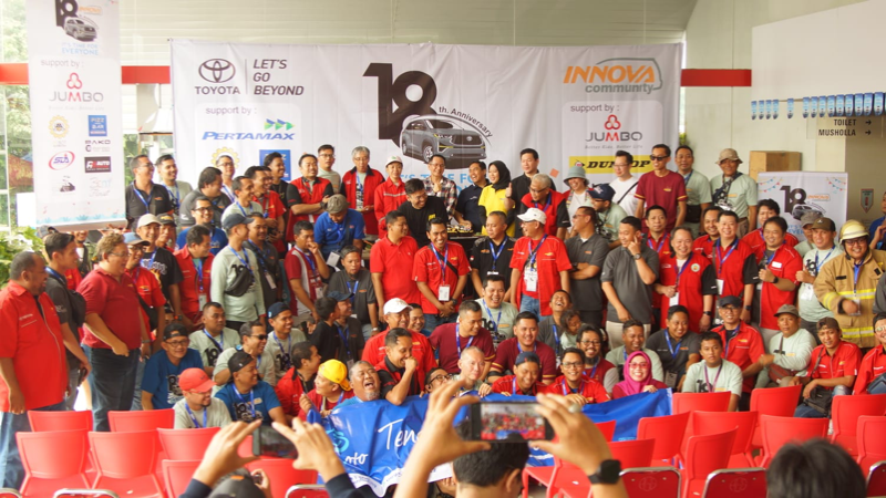 innova-community-rayakan-ultah-ke-18-tahun,-ada-test-drive-mobil-hybrid-toyota!