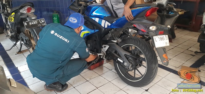 pengalaman-ganti-oli-suzuki-gsx-r150-di-bengkel-resmi