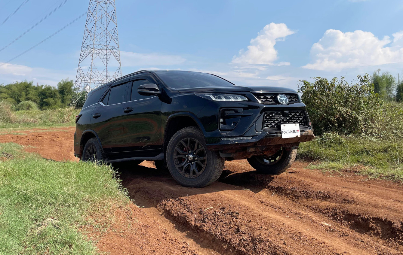 hanya-ubah-satu-hal-penting,-toyota-fortuner-terbaru-makin-nyaman-dan-stabil-bukan-hoax!