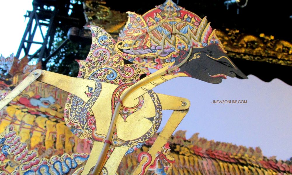 di-balik-layar-pembuatan-wayang-kulit,-seni-dan-kerajinan-yang-memukau
