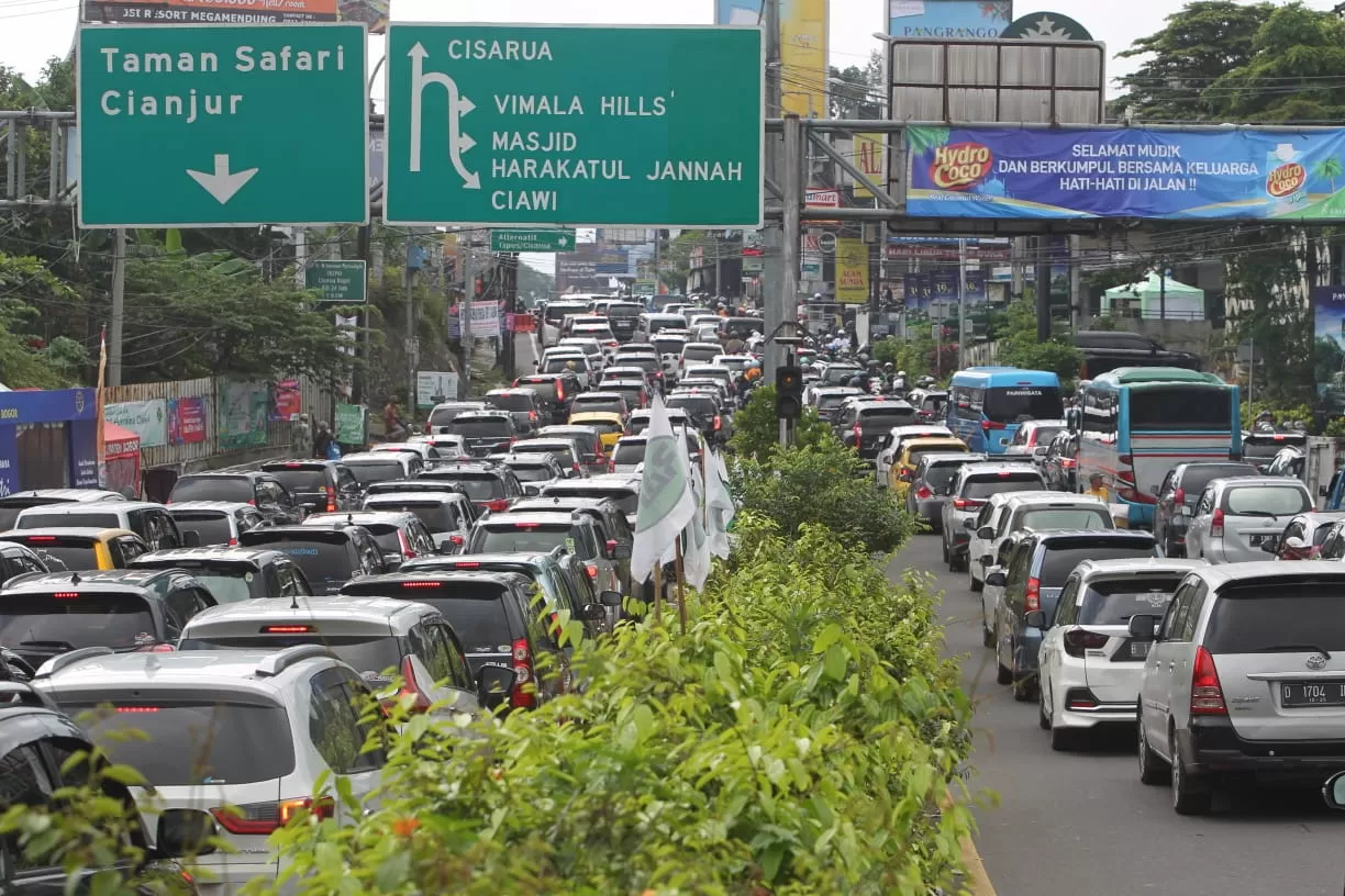 ini-penyebab-macet-horor-di-kawasan-puncak-kemarin,-kendaraan-membludak!