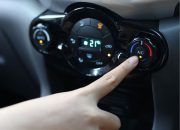 Beragam Penyebab AC Mobil Tidak Dingin, dari Freon hingga Kelistrikan