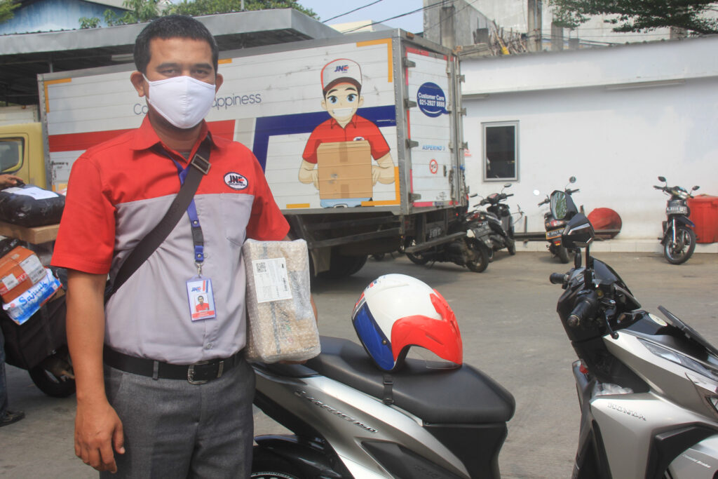 manfaat-memanaskan-mesin-kendaraan-sebelum-mengantar-paket
