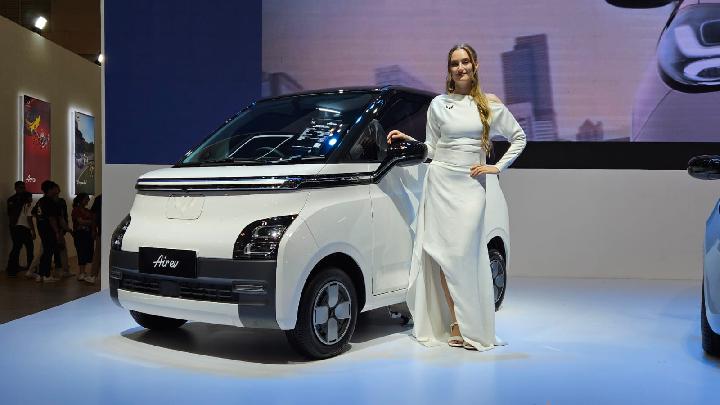 wuling-umumkan-pemenang-grand-prize-giias-2024,-bawa-pulang-air-ev