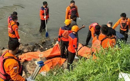 sebelum-ditemukan-tewas-di-kali-bekasi,-para-korban-rayakan-ulang-tahun-temannya