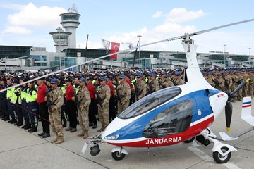 erdogan-serahkan-7.204-mobil-patroli-hingga-gyrocopter-untuk-polisi-turki